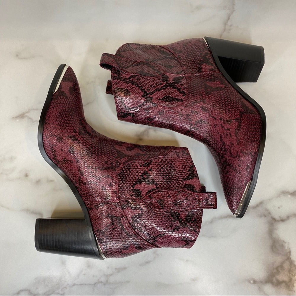 STEVE MADDEN Zora Burgundy Snake Print Western Short Boot